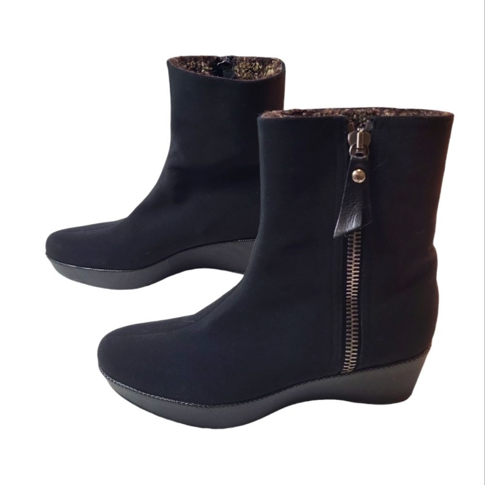 EUC Stuart Weitzman Antigua shearling shearling size zip wedged ankle boot 6.5